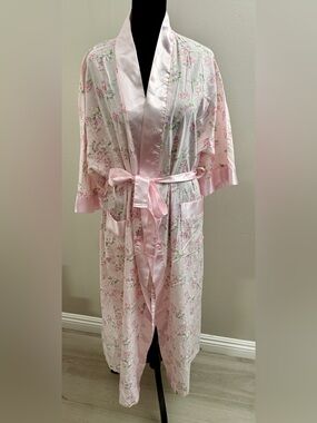 Vintage 80s Amanda Stewart Intimates Light Pink floral cotton/polyester robe S/M